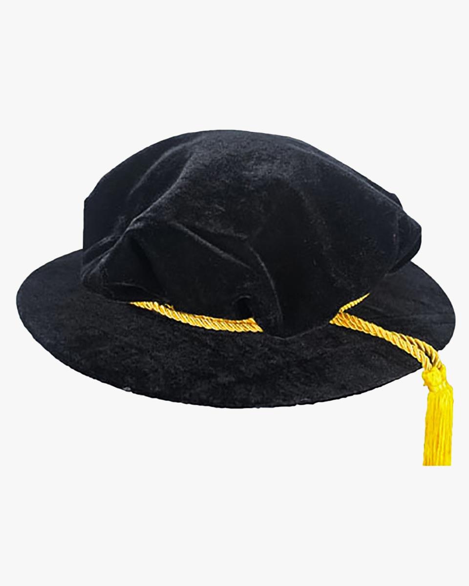 Academic Graduation Beefeater - Graduation Gown and Cap